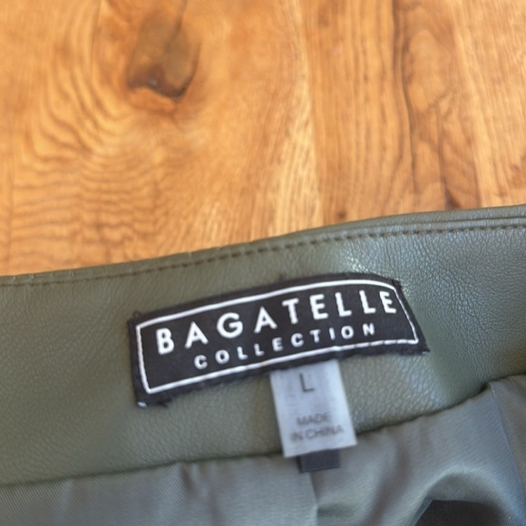 Bagatelle Faux Leather High Waisted Skirt in Winter Olive Size L - Picture 7 of 8